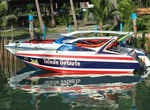 Speedboat to the Koh Rang National Park